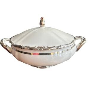 Wintering Bavarian fine china serving dish with lid